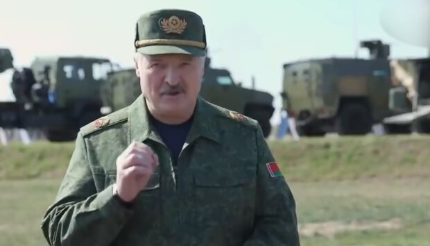 Армія Білорусі риє окопи на кордоні з Україною: де це відбувається. Названо райони