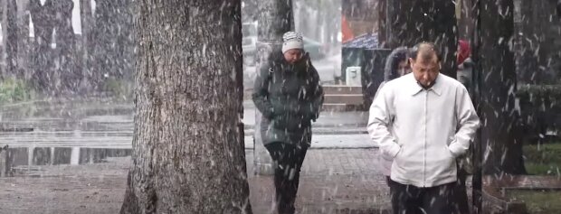 Залишилися лічені дні: синоптики назвали дату першого снігу в Україні