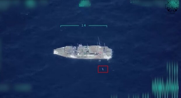 Байрактар відправляє на дно: ЗСУ знищили ще два російські судна