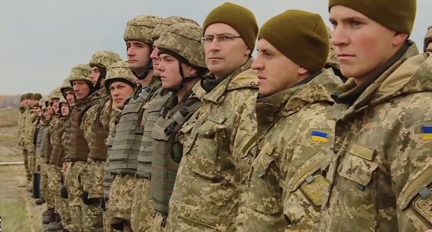 Подготовка началась. В украинских городах люди фиксируют скопление военной техники
