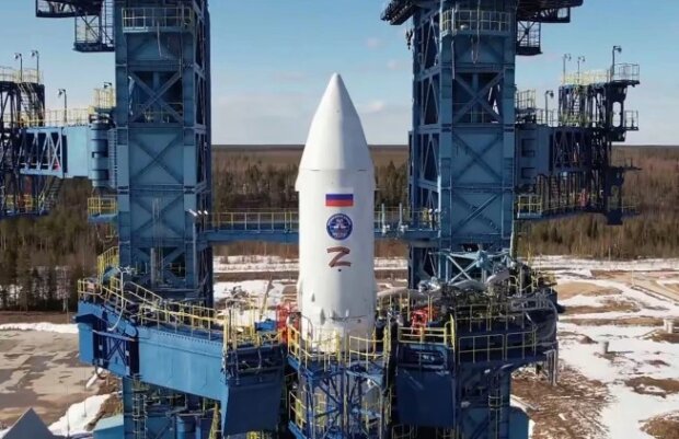 Навіть у космосі провал: новітній російський супутник падає на Землю