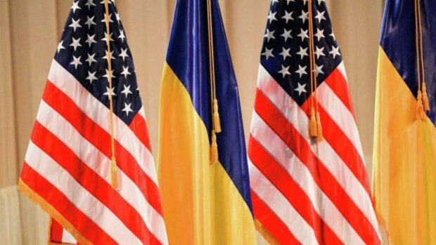 Флаг США и Украины, фото:скриншот You Tube