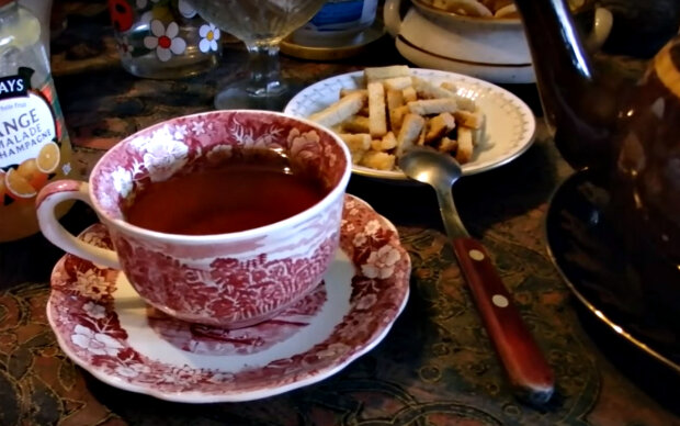 Чай. Фото: скриншот YouTube-видео.