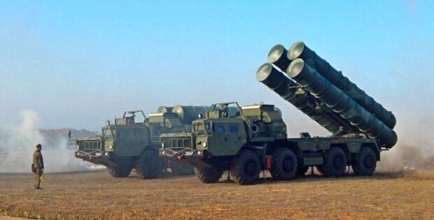 До Білорусі звозять російські ракетні установки з - 300 і ракетно-гарматні комплекси "Панцир"