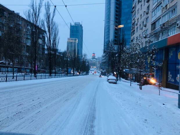 Снег в Киеве.