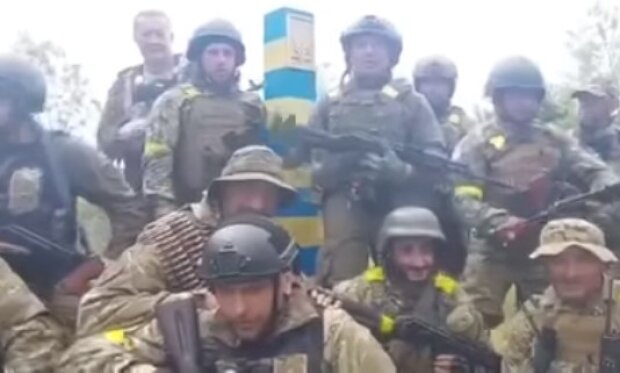 Украинцы на границе с Россией, фото: youtube.com