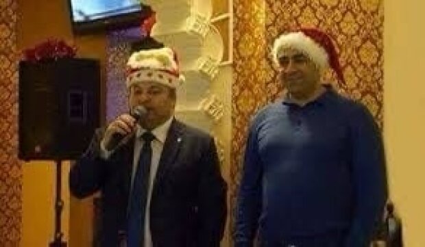 СМИ: Фейковый «лидер азербайджанской общины» Ровшан Тагиев пытается «легализовать» себя через сеть фиктивных ассамблей