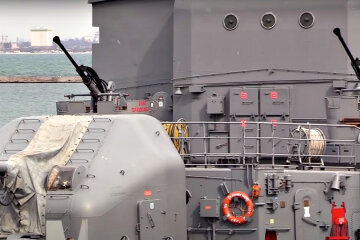 Военный корабль НАТО. Фото: скриншот YouTube-видео.